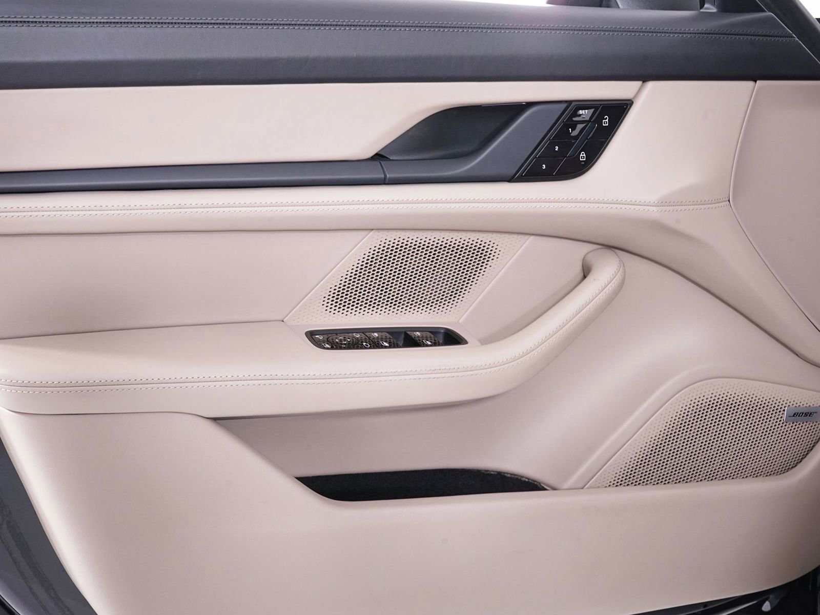 Used 2020 Porsche Taycan Turbo image 29