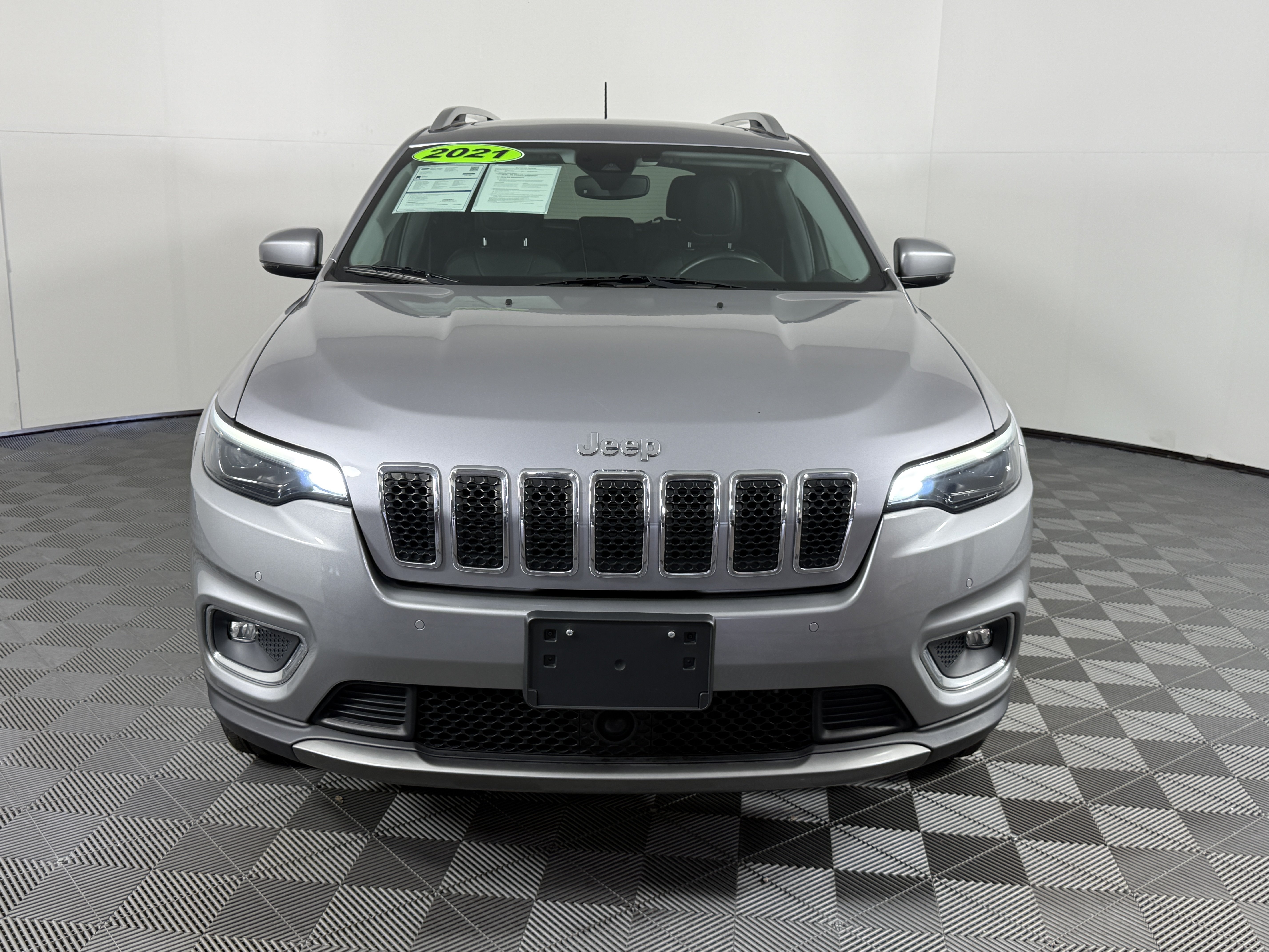Used 2021 Jeep Cherokee Limited AWD/4WD image 6