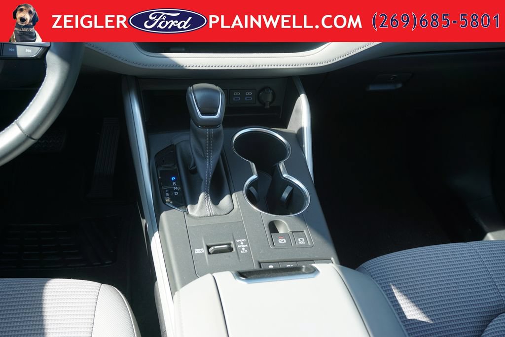 Used 2022 Toyota Highlander LE AWD/4WD image 18