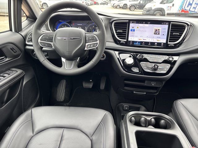 New 2026 Chrysler Pacifica Select image 18