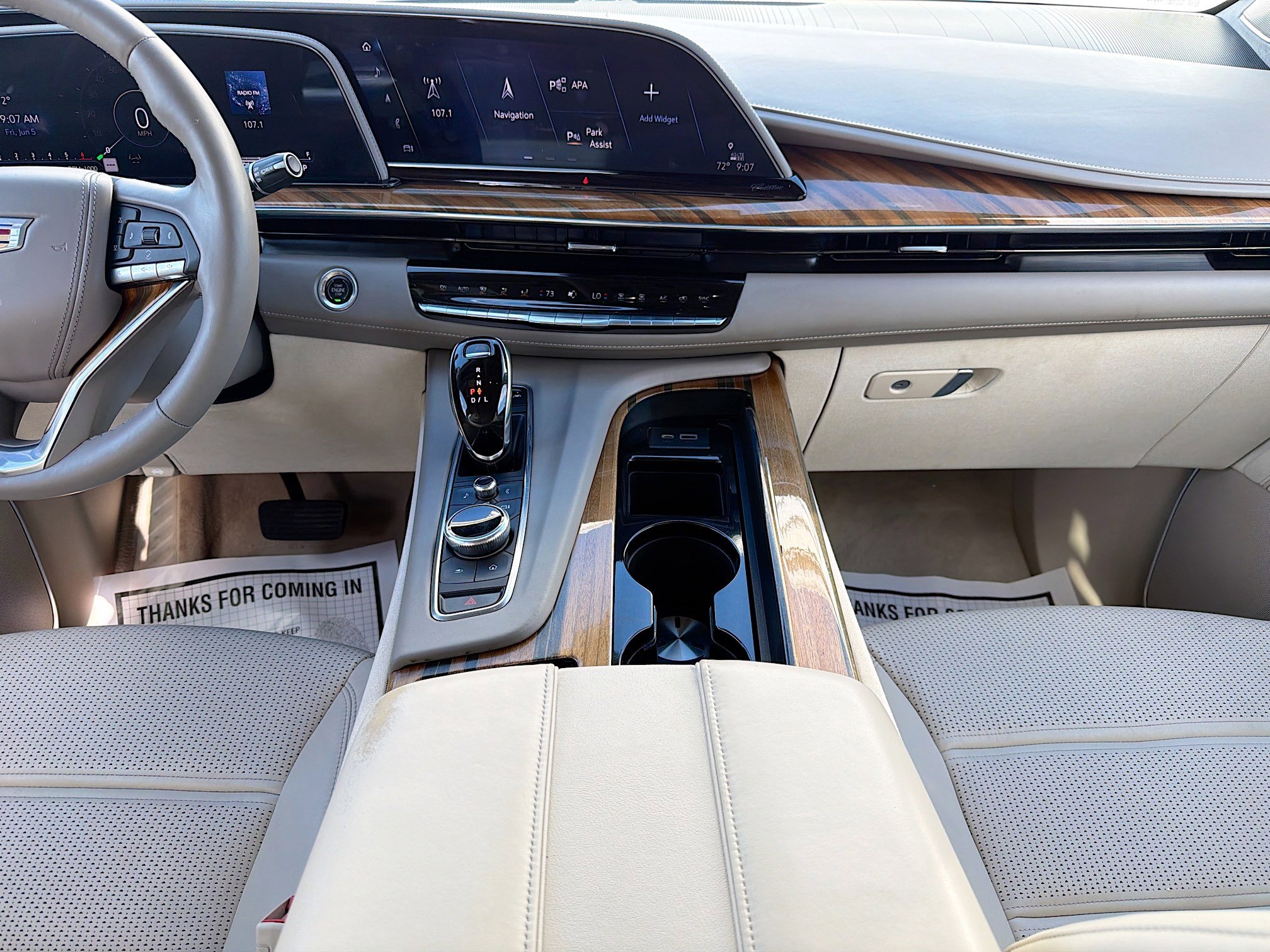 Used 2022 Cadillac Escalade Sport Platinum w/ Heavy-Duty Trailer Package AWD/4WD image 20