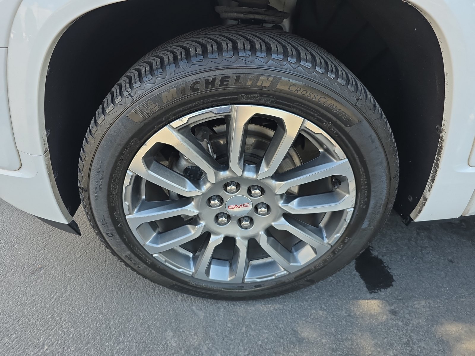 Used 2021 GMC Acadia Denali w/ Denali Ultimate Package AWD/4WD image 33