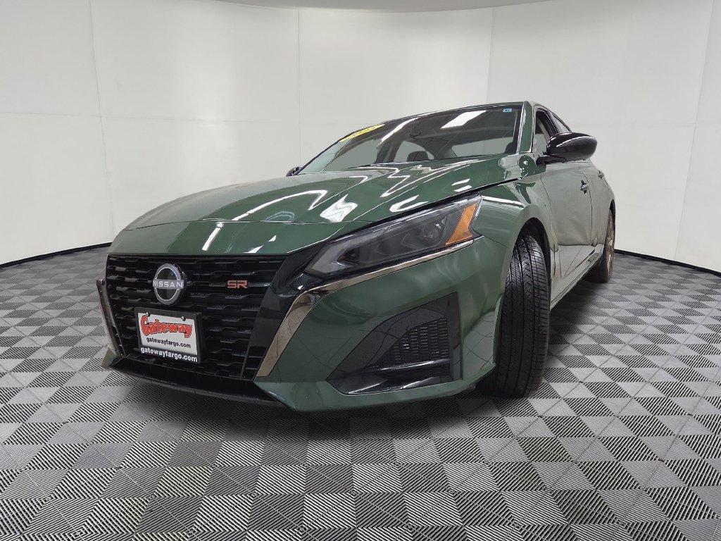 Used 2025 Nissan Altima 2.5 SR AWD/4WD image 7