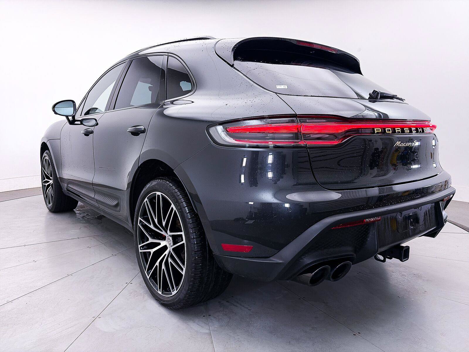 Used 2023 Porsche Macan S AWD/4WD image 16