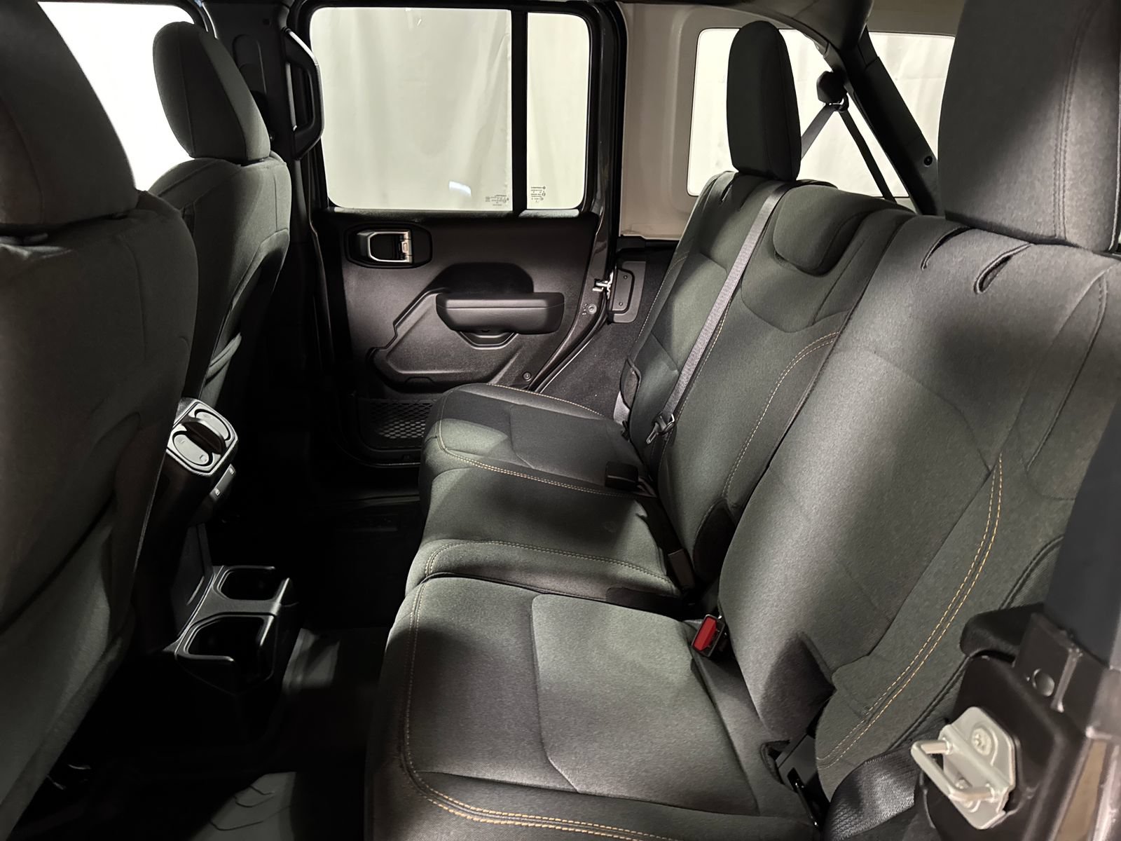 Used 2025 Jeep Wrangler Unlimited Sport AWD/4WD image 4