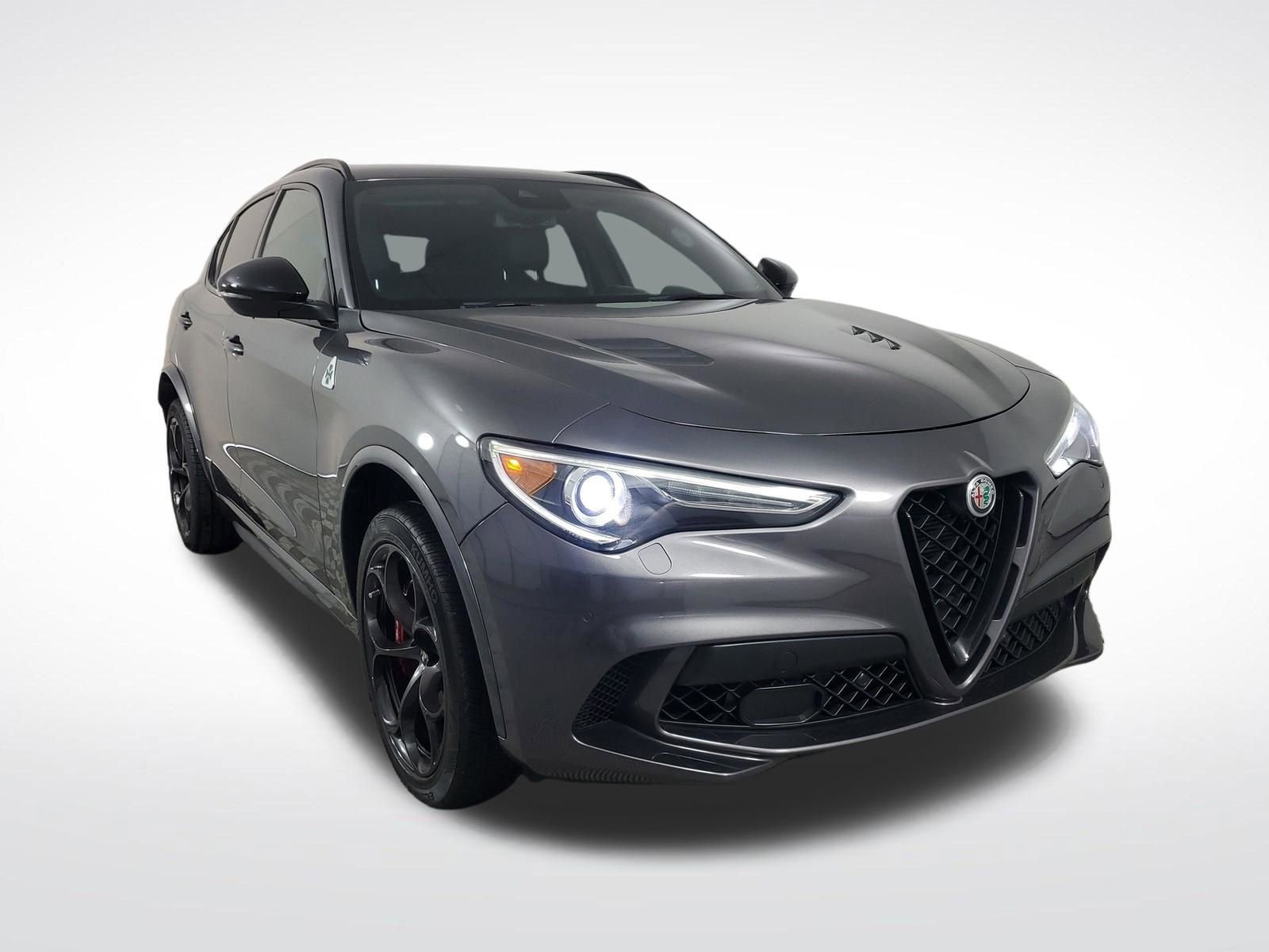 Used 2022 Alfa Romeo Stelvio Quadrifoglio w/ Active Assist Plus Package AWD/4WD image 2