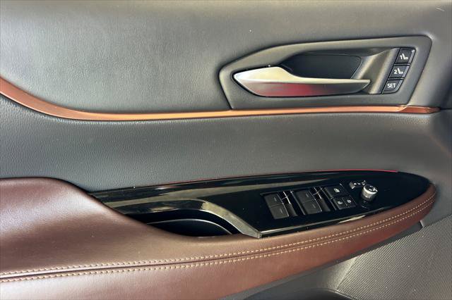Certified 2021 Toyota Mirai RWD image 12