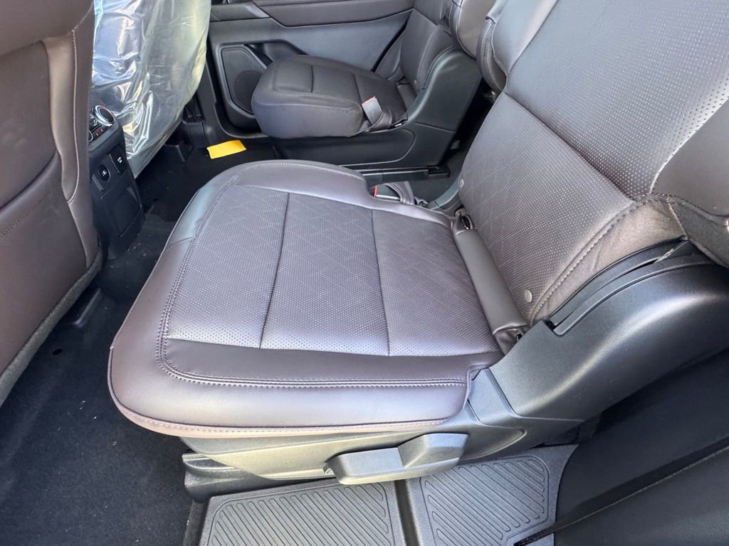 New 2026 Ford Explorer Platinum image 28