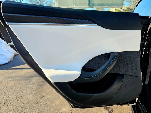 Used 2022 Tesla Model S Plaid image 24