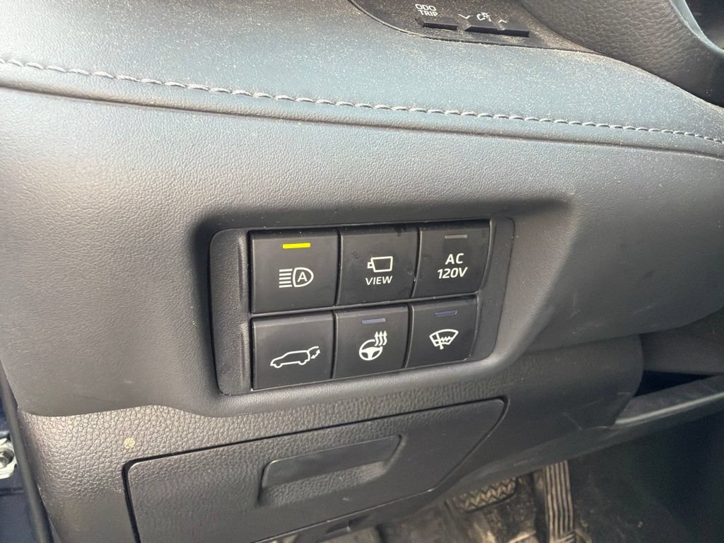 Used 2022 Toyota Highlander Platinum AWD/4WD image 16