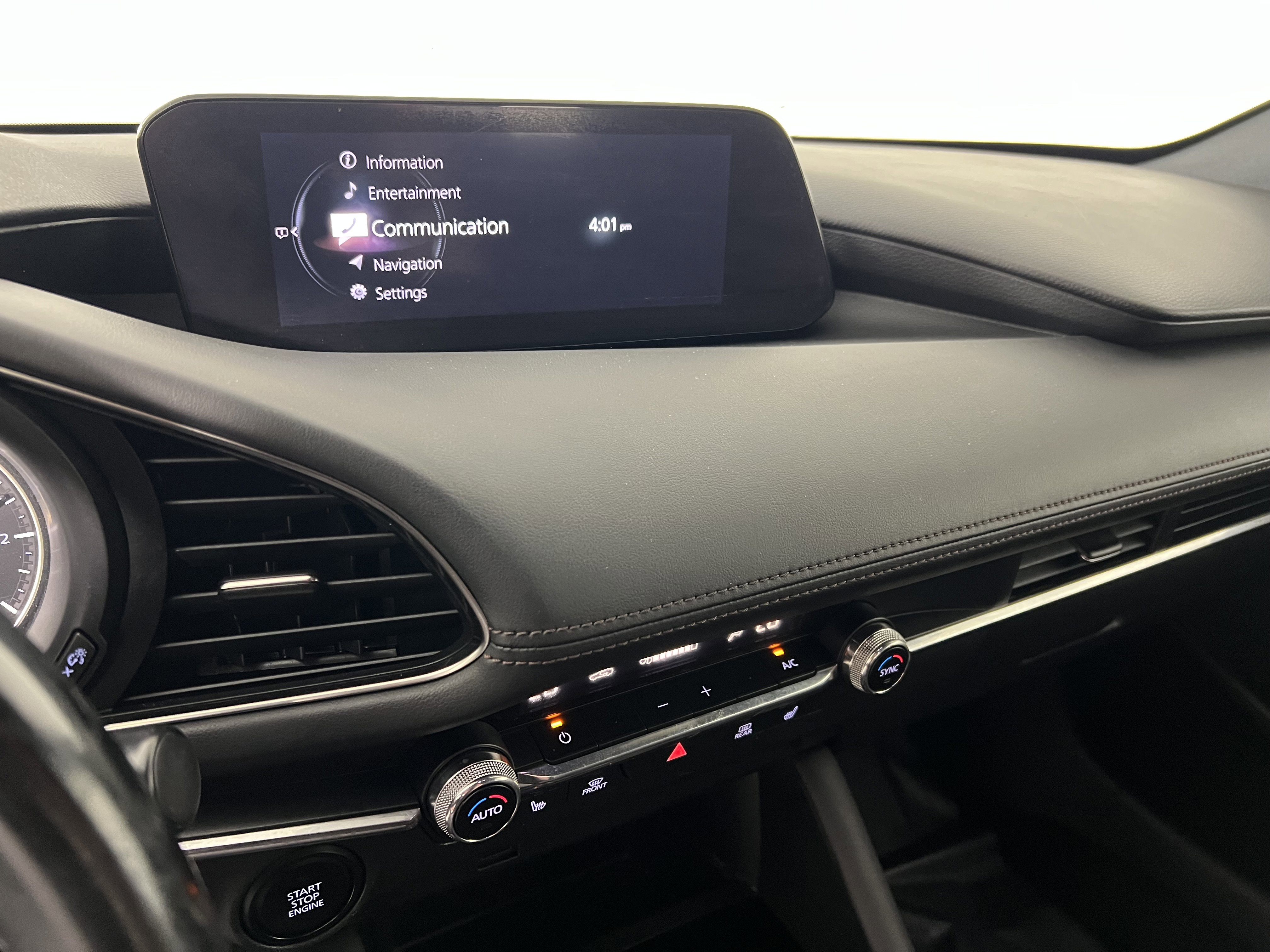 Used 2019 MAZDA MAZDA3 Hatchback w/ Premium Package image 26