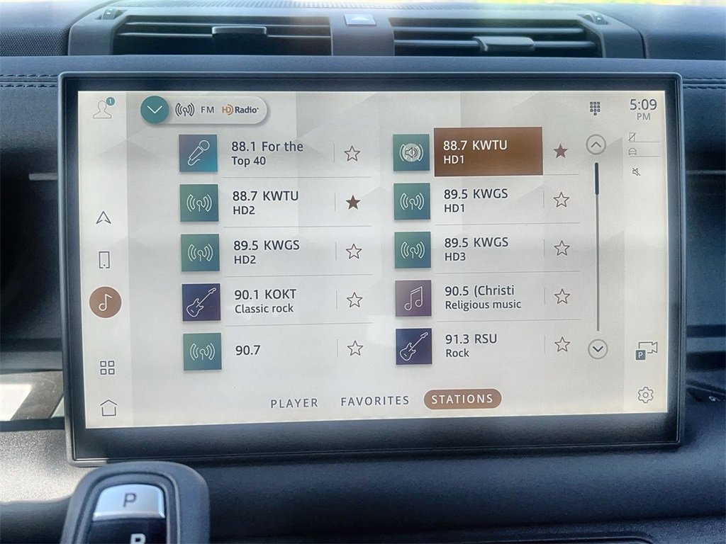 Used 2025 Land Rover Defender 110 S image 24