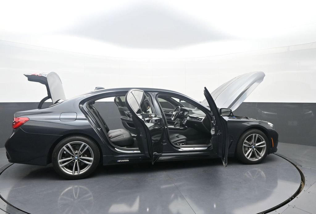 Used 2019 BMW 740i xDrive w/ Executive Package AWD/4WD image 45