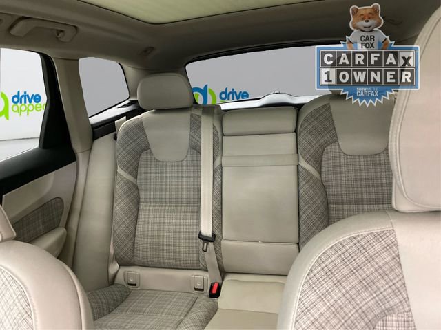 Used 2022 Volvo XC60 B5 Momentum image 20