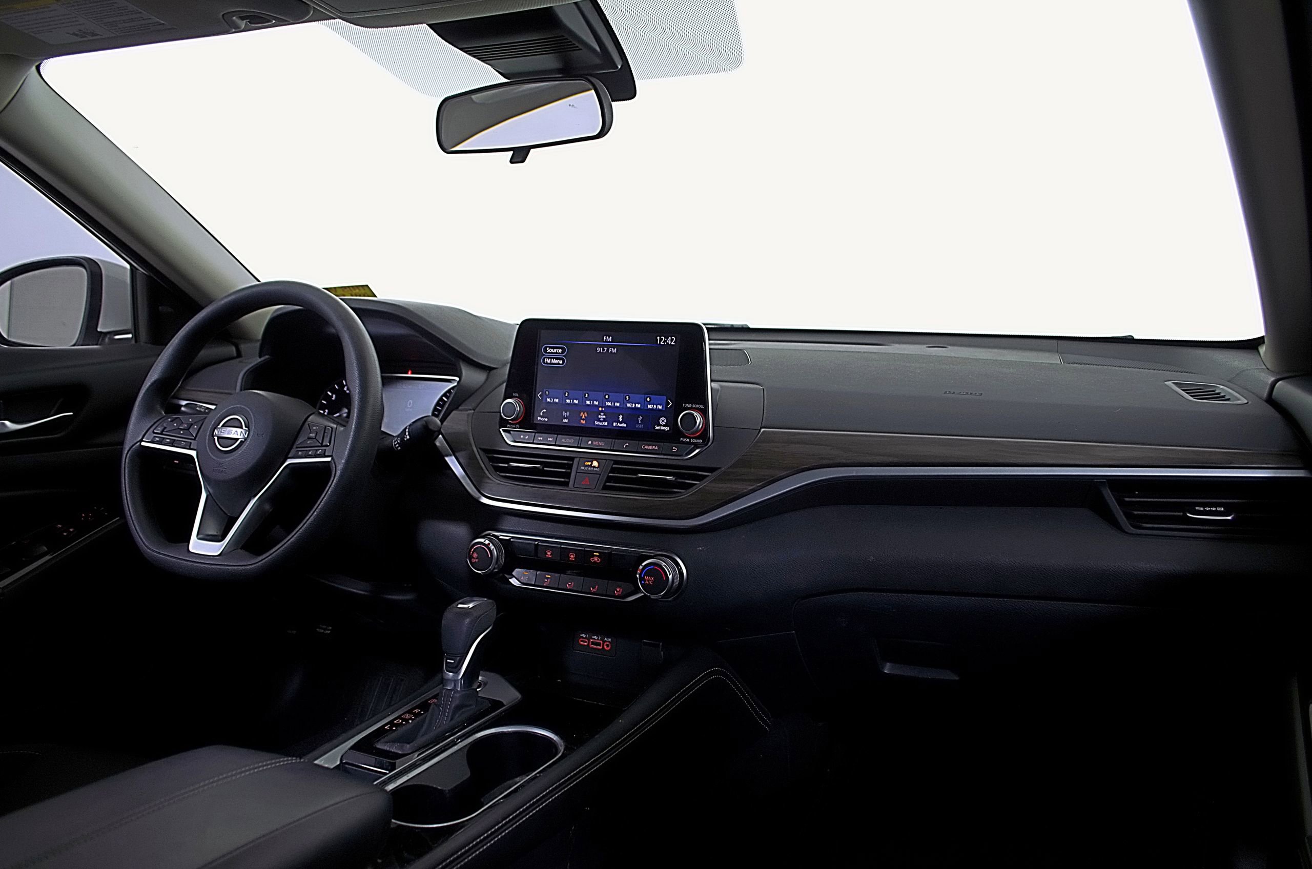 Used 2023 Nissan Altima 2.5 SV FWD image 14