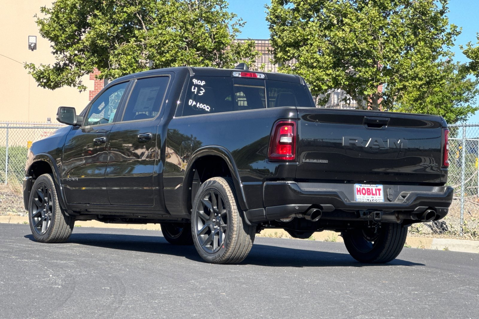 New 2026 RAM 1500 Laramie AWD/4WD image 5