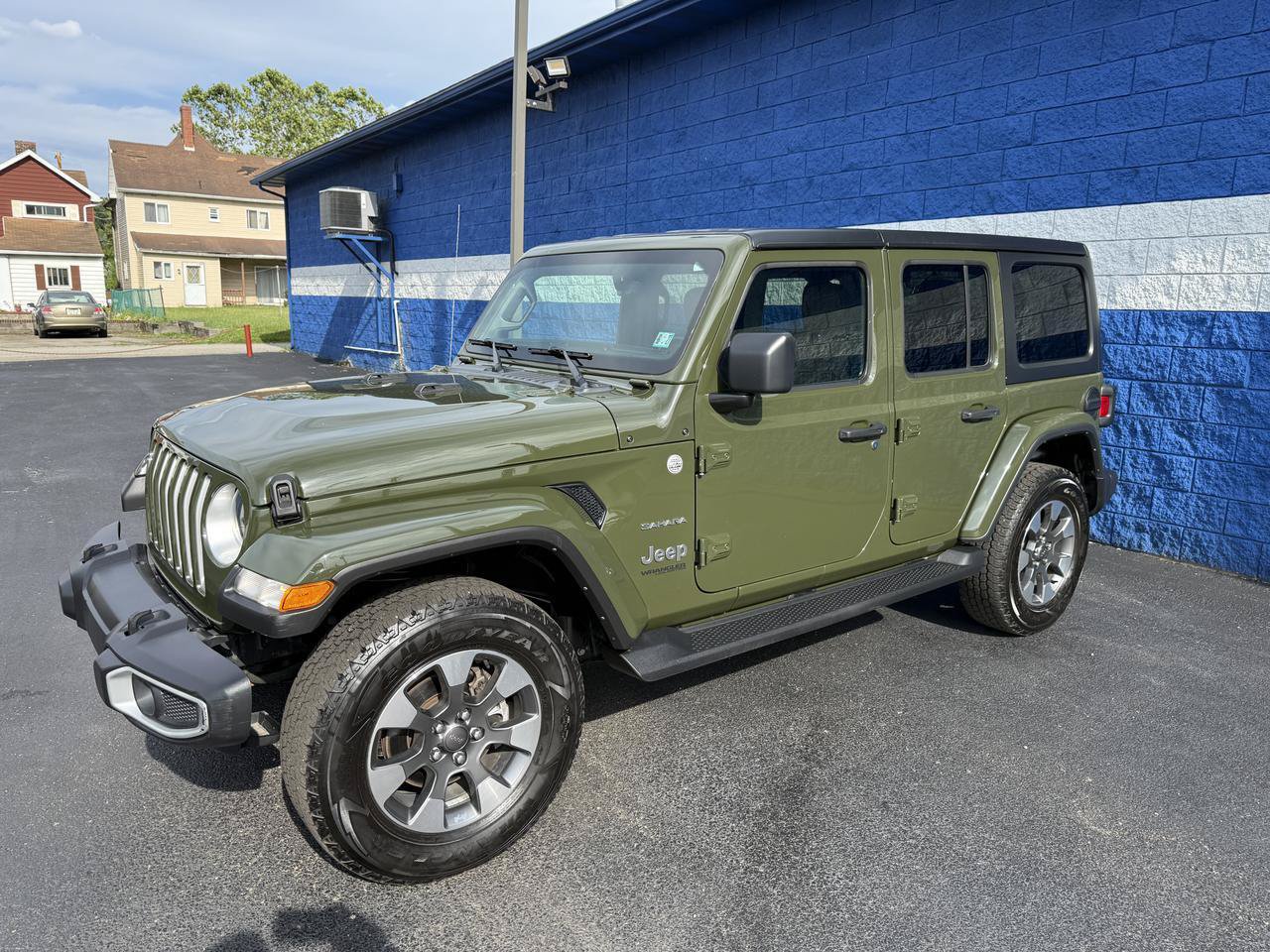Used 2022 Jeep Wrangler Unlimited Sahara w/ Cold Weather Group AWD/4WD image 5