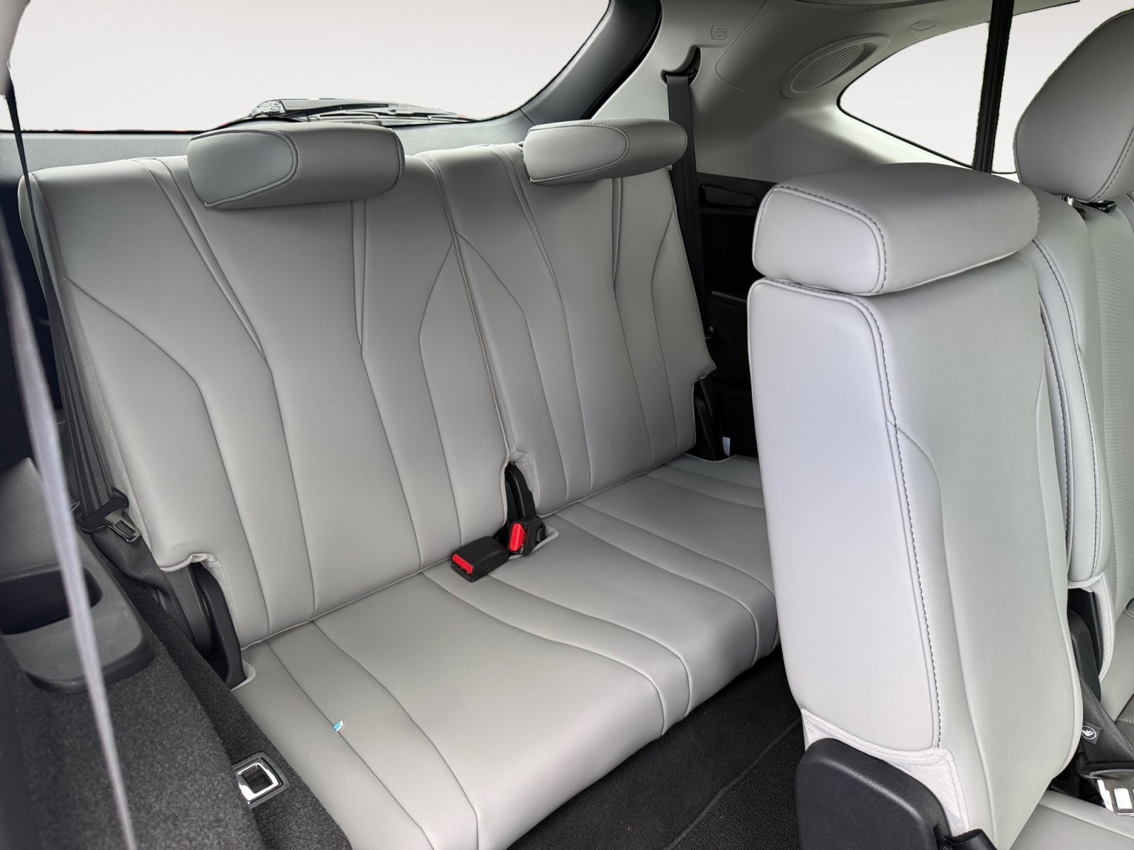 Used 2025 Acura MDX SH-AWD w/ Technology Package image 19
