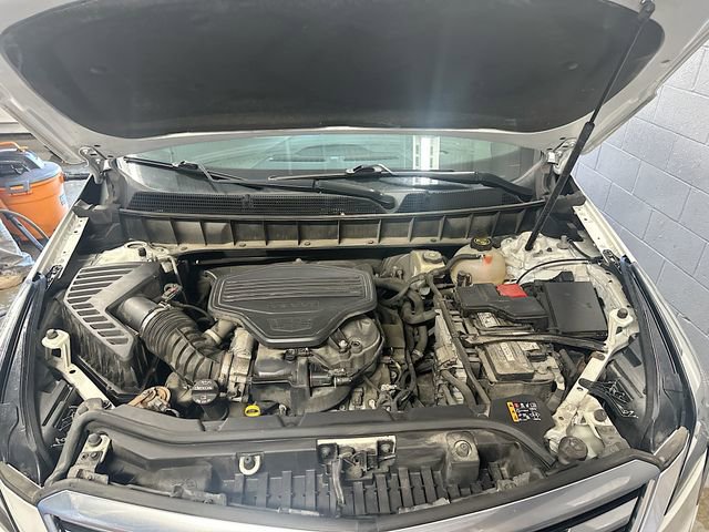 Used 2017 Cadillac XT5 Luxury w/ Driver Awareness Package image 32