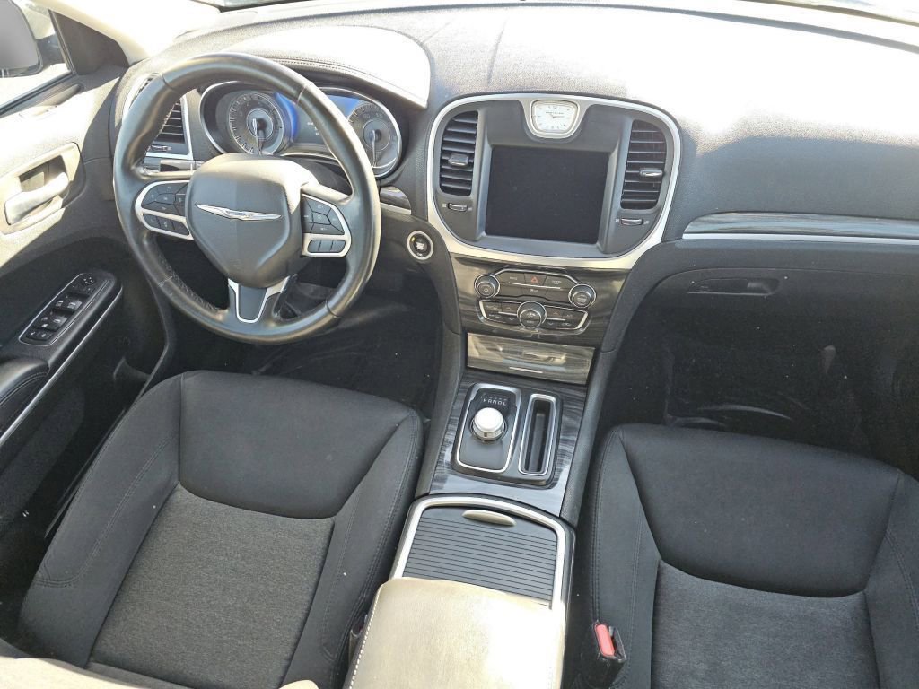 Used 2020 Chrysler 300 Touring w/ Sport Appearance Package image 27