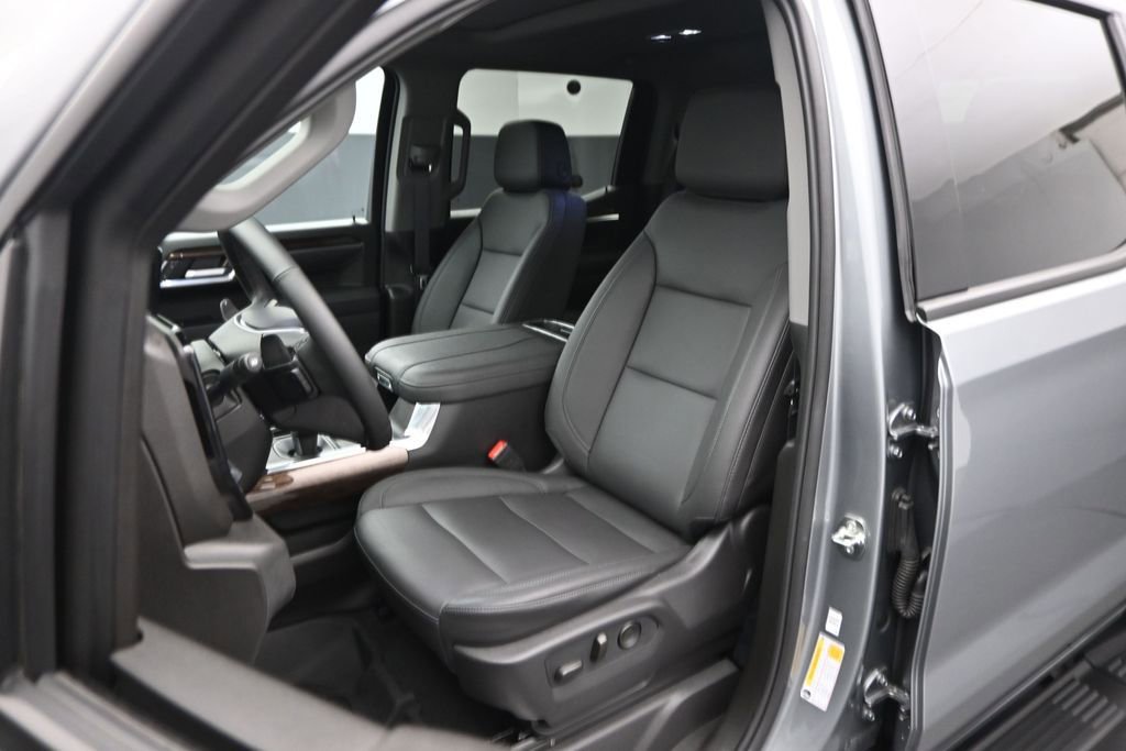 Used 2026 GMC Sierra 1500 Elevation w/ Elevation Premium Package AWD/4WD image 9