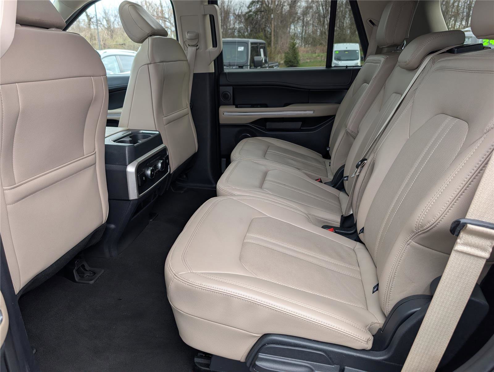 Used 2024 Ford Expedition Limited image 18