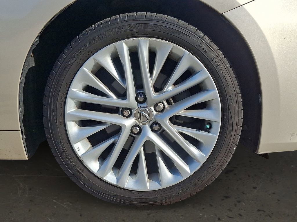 Used 2016 Lexus ES 350 w/ Luxury Package w/Wood Trim image 9