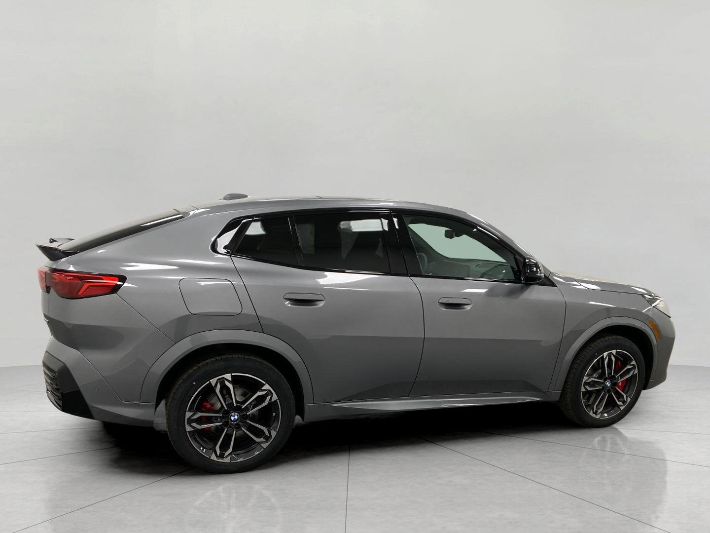 New 2026 BMW X2 xDrive28i AWD/4WD image 2