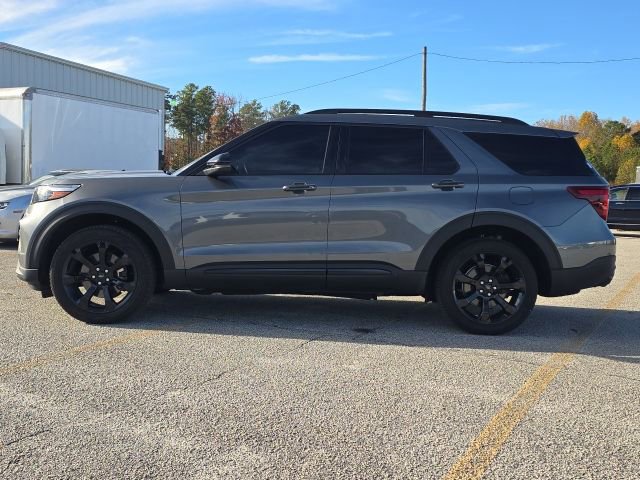 Used 2024 Ford Explorer ST w/ Equipment Group 401A image 2