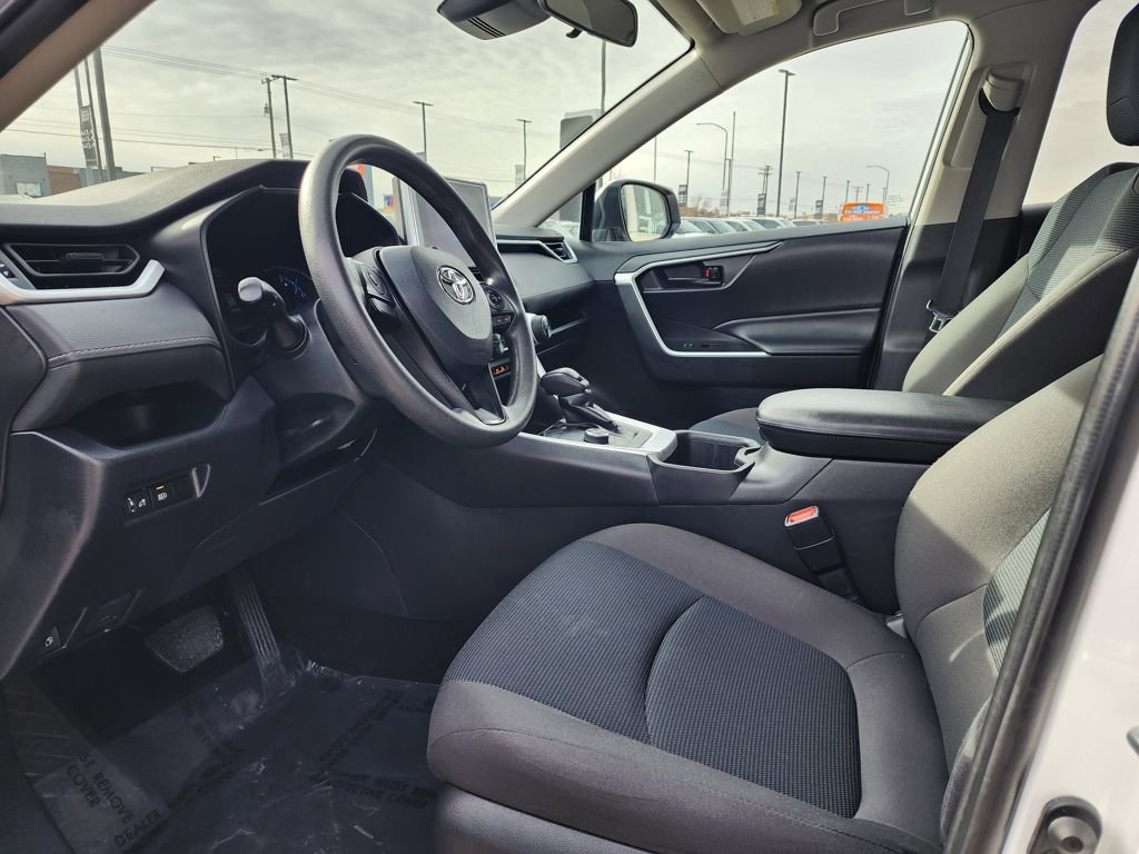 Used 2023 Toyota RAV4 LE image 9