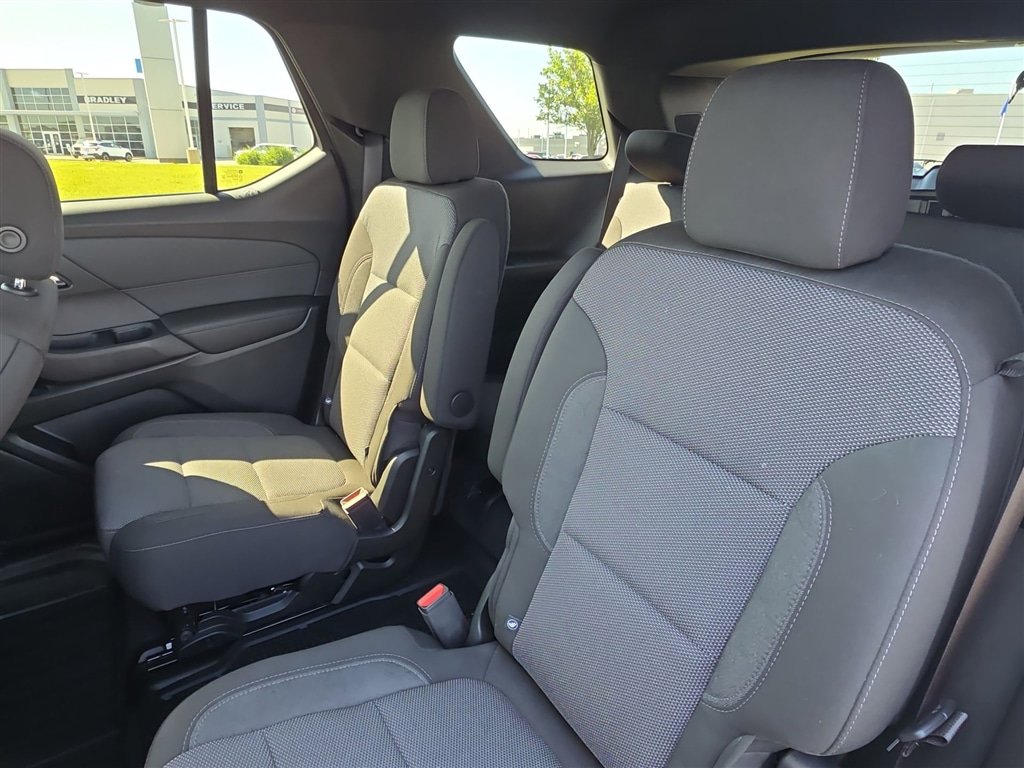 Used 2023 Chevrolet Traverse LT image 22