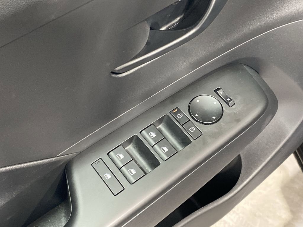 Used 2025 Hyundai Kona SEL image 15