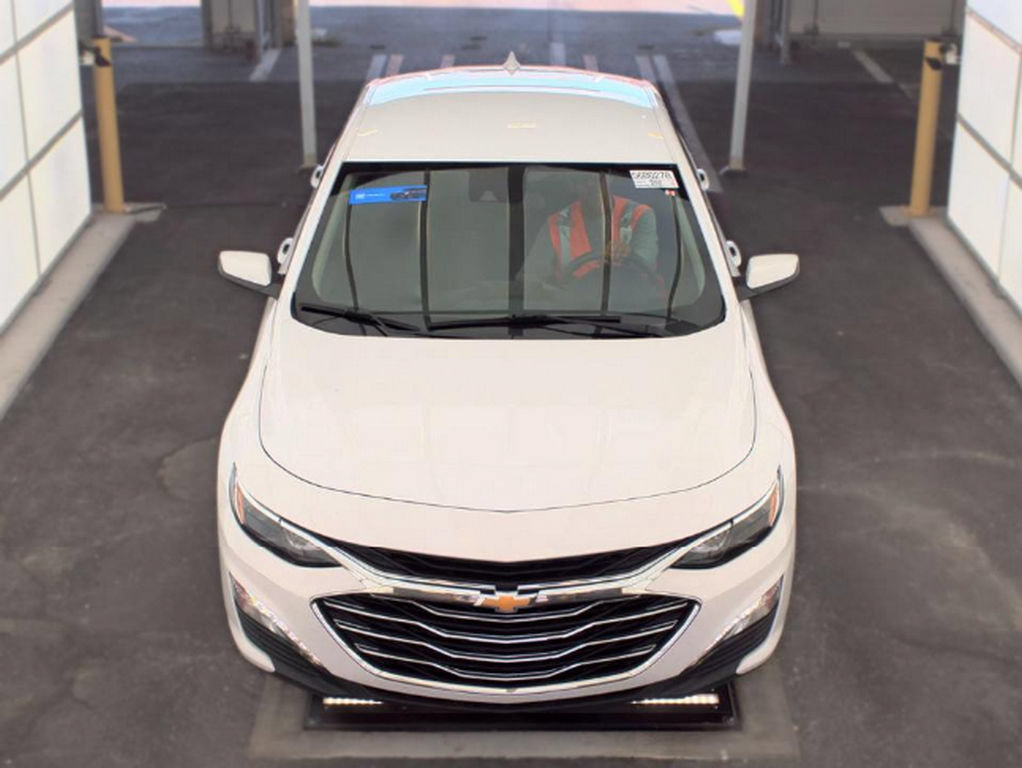 Used 2024 Chevrolet Malibu LT FWD image 2