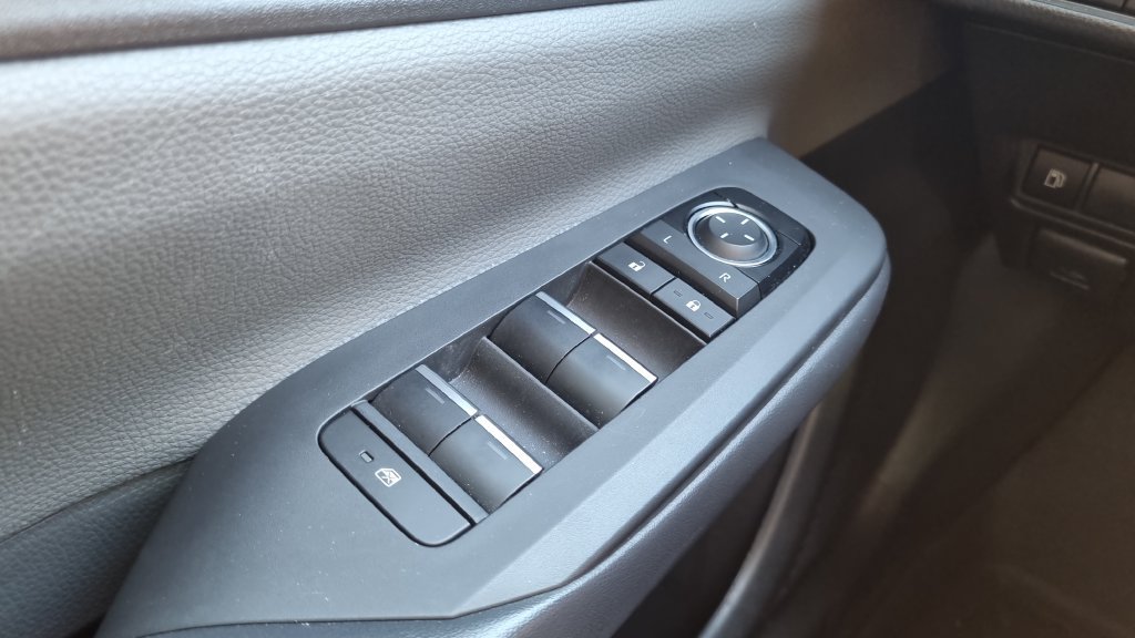 Used 2024 Toyota Prius XLE FWD image 23