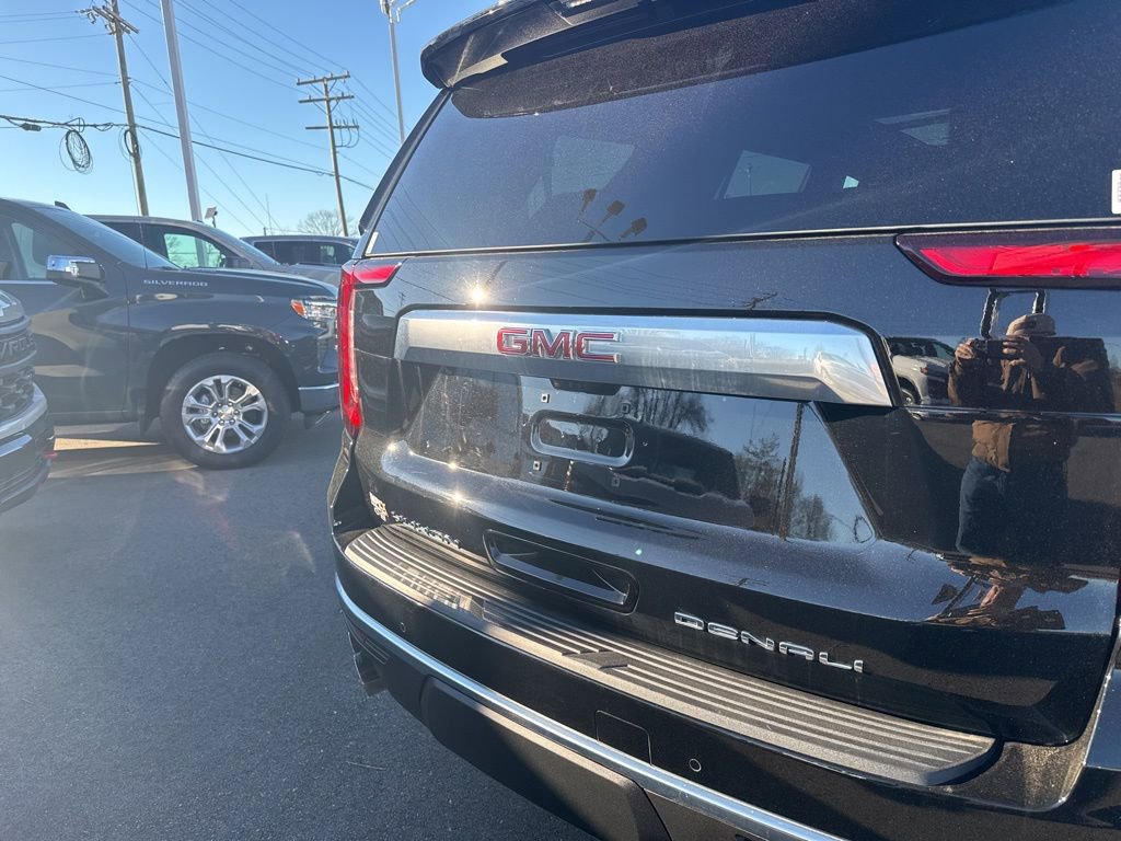 Used 2023 GMC Yukon Denali w/ Denali Reserve Package image 38