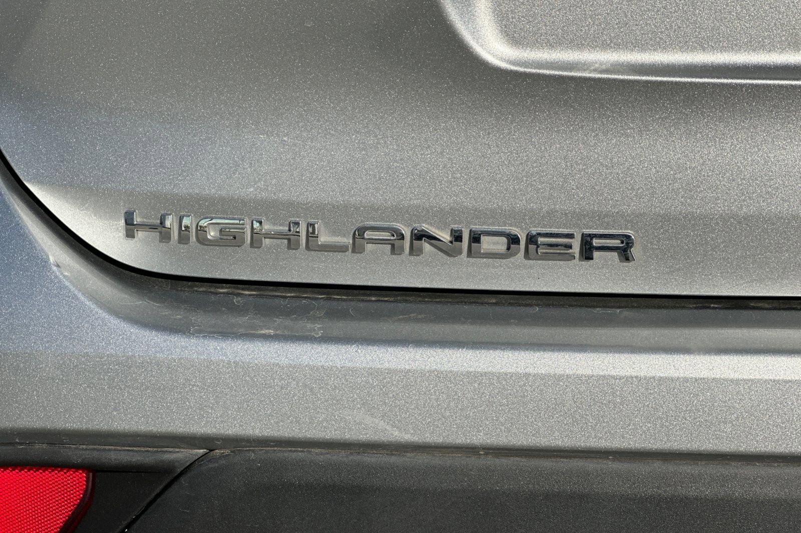 Used 2024 Toyota Highlander LE image 27