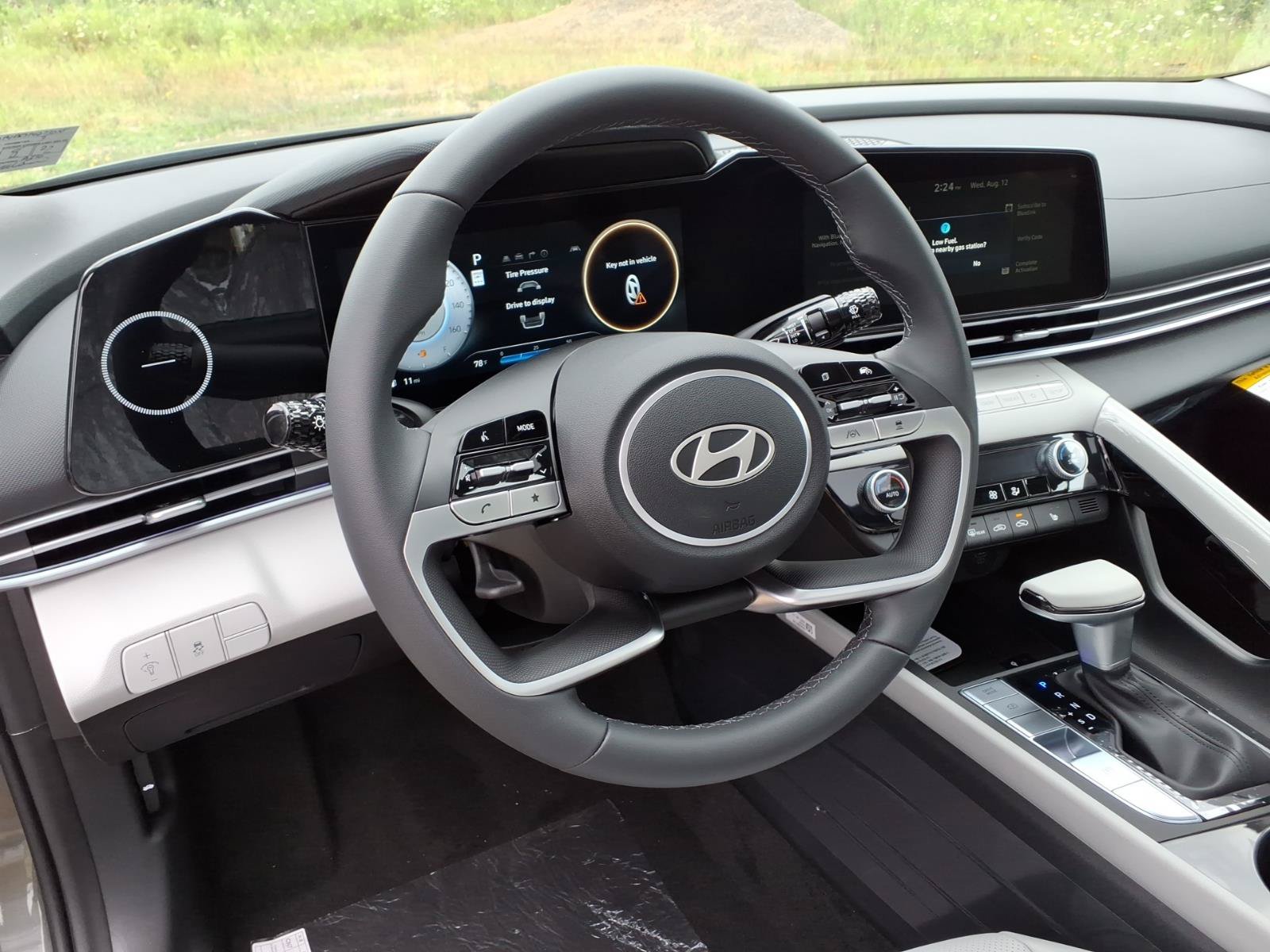 New 2026 Hyundai Elantra Limited FWD image 6
