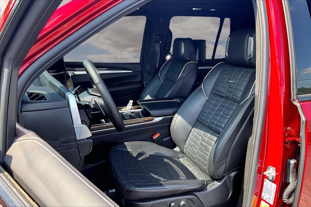 Certified 2025 Cadillac Escalade Sport Platinum w/ LPO, ONYX Package AWD/4WD image 21