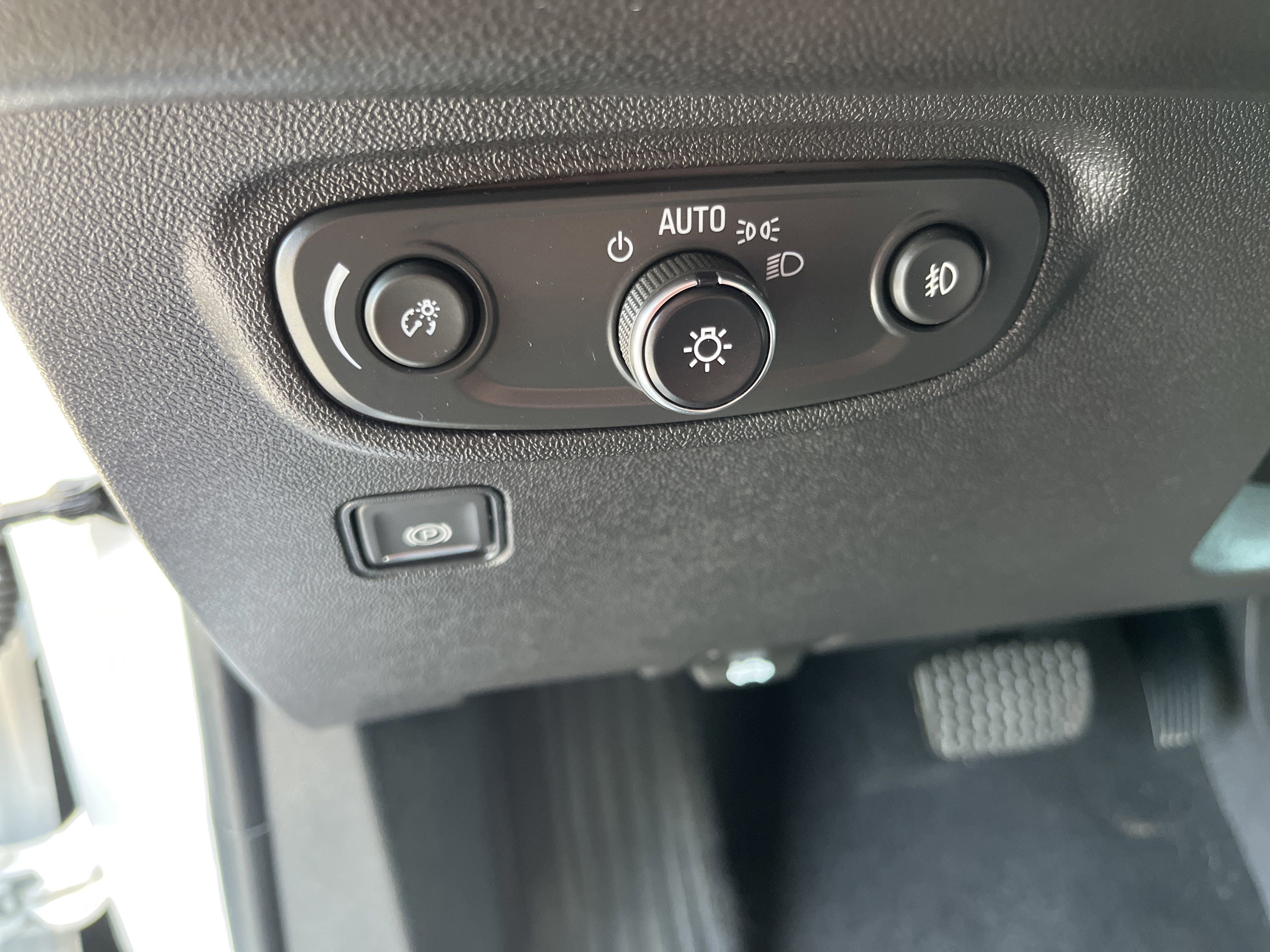 Used 2022 GMC Terrain SLT image 40