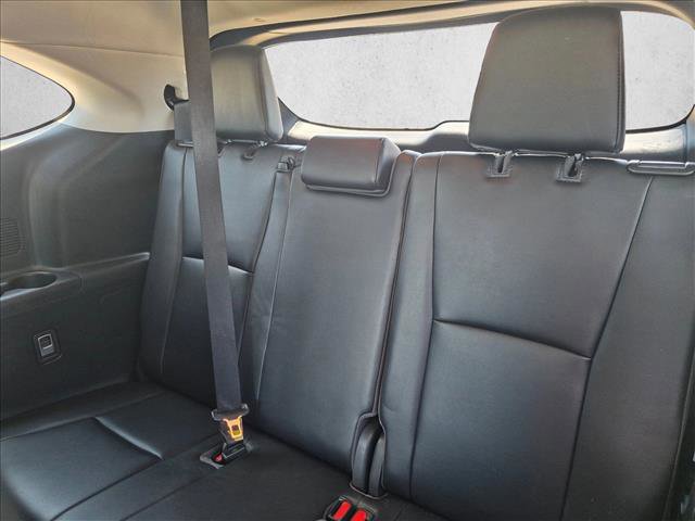 Used 2021 Toyota Highlander XLE FWD image 16