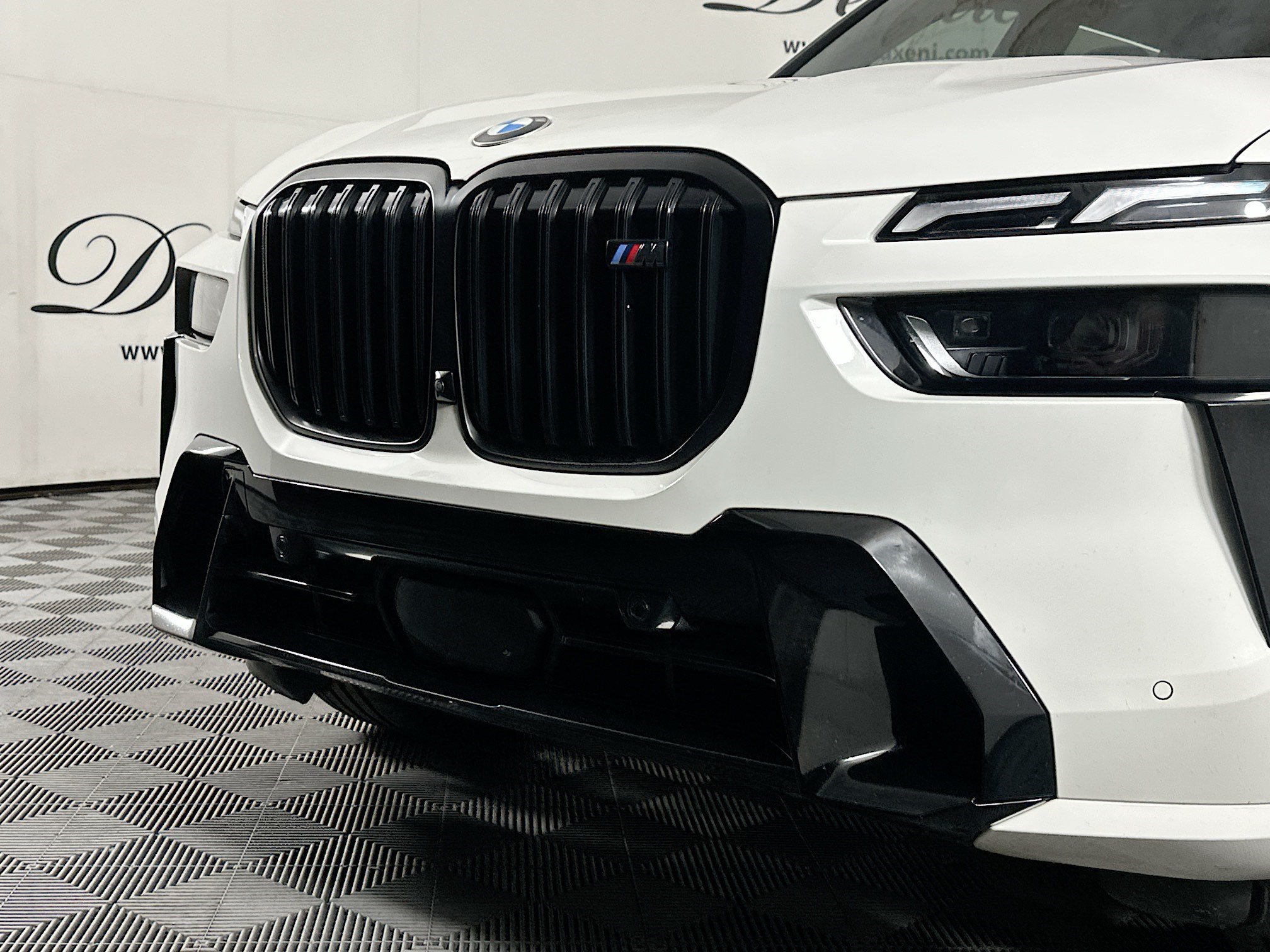 Used 2025 BMW X7 M60i AWD/4WD image 36