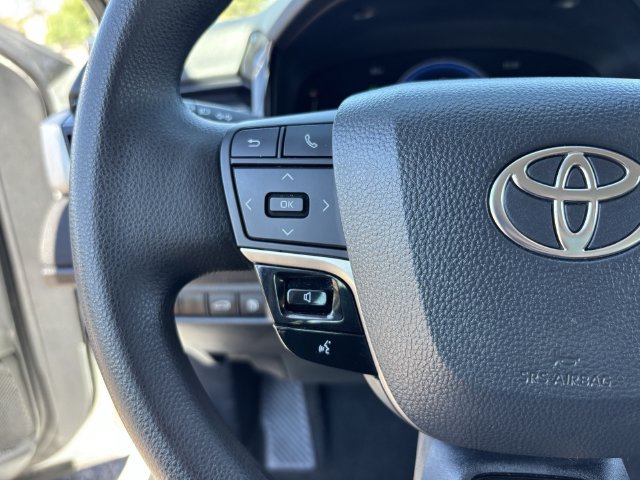 Used 2025 Toyota Camry LE FWD image 27