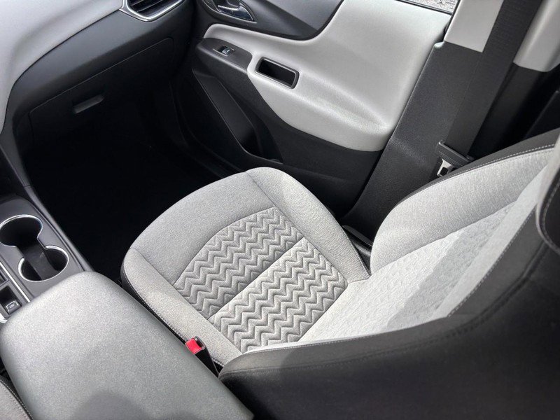Used 2022 Chevrolet Equinox LS image 14