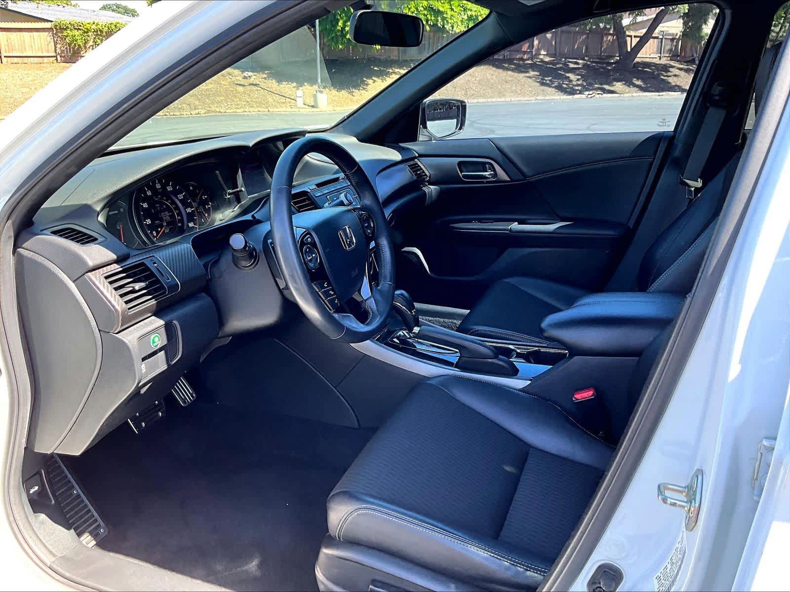 Used 2016 Honda Accord Sport image 16