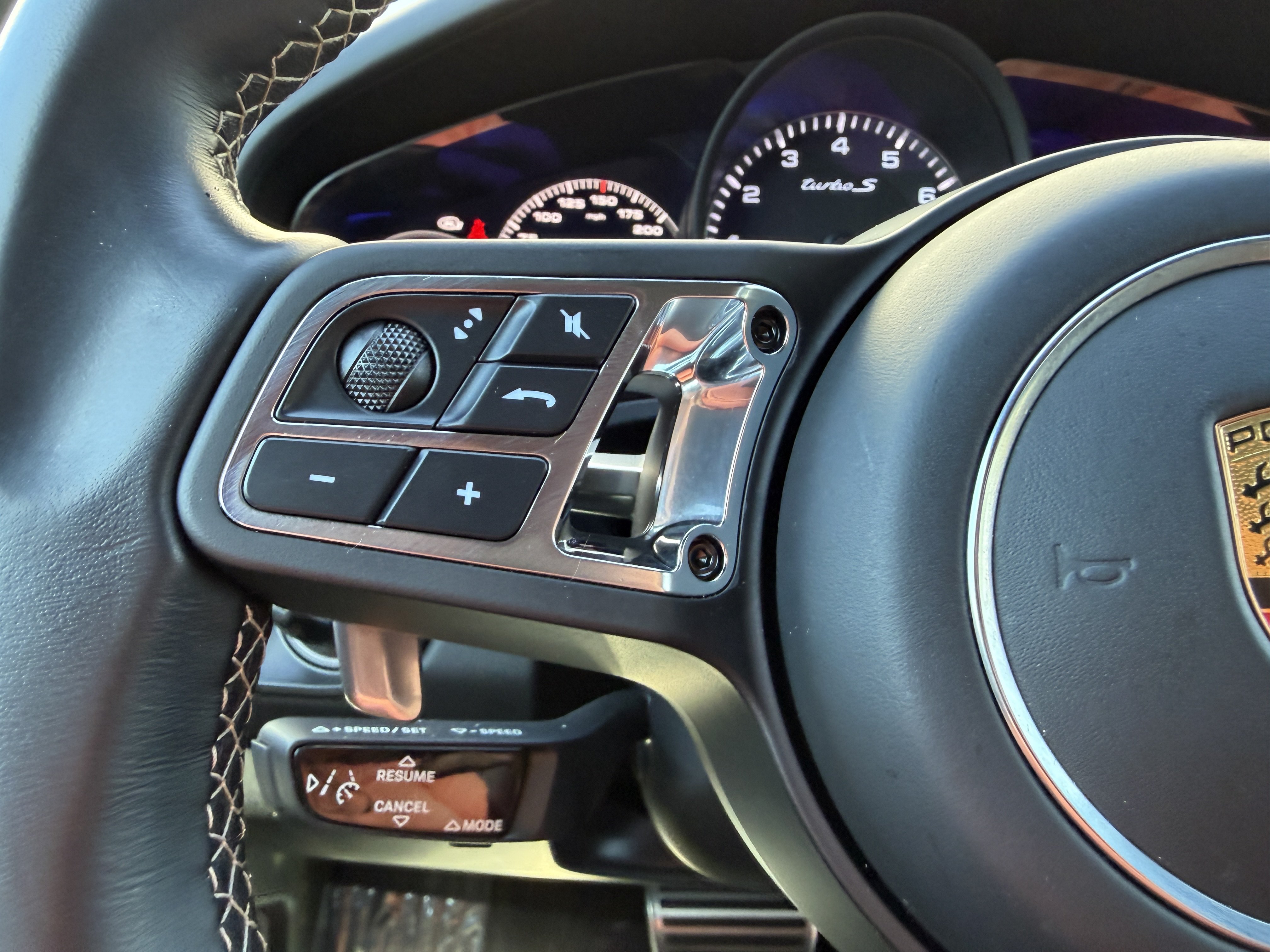 Certified 2022 Porsche Cayenne Turbo S AWD/4WD image 34