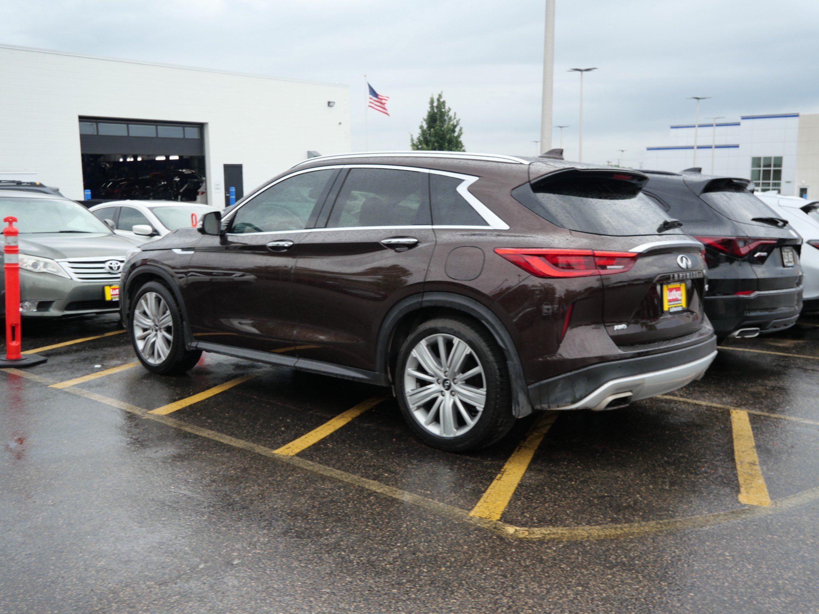 Used 2021 INFINITI QX50 Sensory AWD/4WD image 3