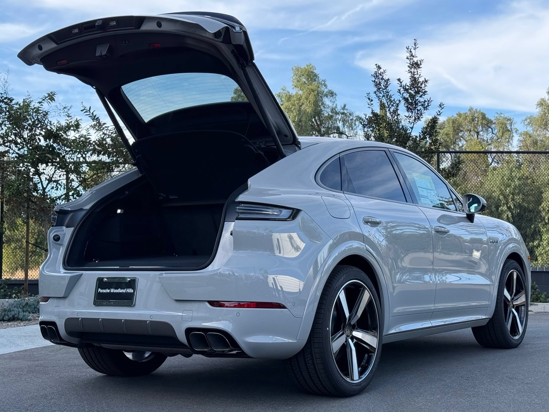 New 2026 Porsche Cayenne Turbo AWD/4WD image 32