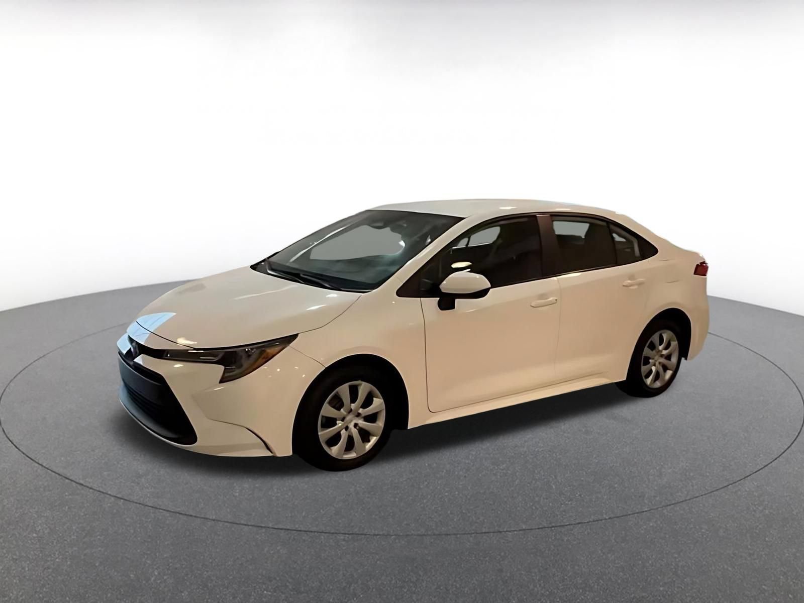 Used 2025 Toyota Corolla LE FWD image 9