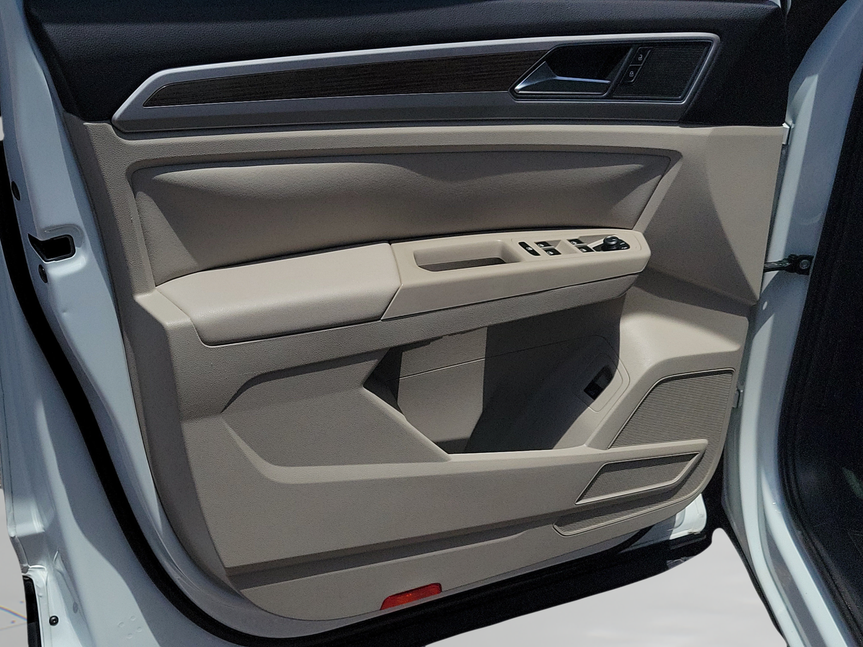 Used 2019 Volkswagen Atlas SEL FWD image 22
