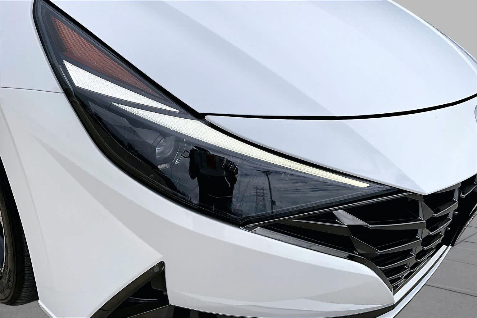 Certified 2023 Hyundai Elantra Limited FWD image 28